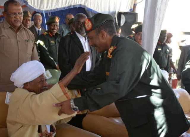 جامعة كرري تمنح الدكتوراة الفخرية لعدد من قادة القوات المسلحة السابقين 1 البرهان كرري