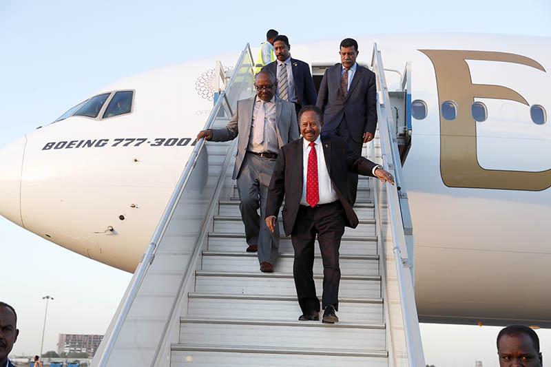 من واشنطن .. حمدوك يكسر عزلة 30 عاما 10 حمدوك طائرة