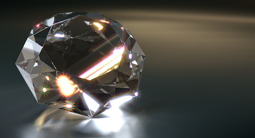 ألماسة بحجم كرة التنس تخطف الأنظار في أحد متاجر لوي فيتون في باريس 10 الماسة