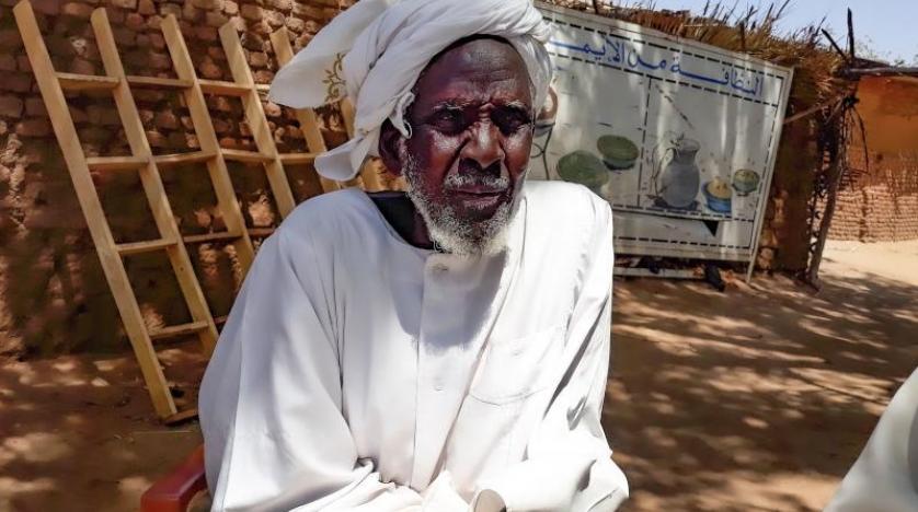 مخيمات دارفور تبتهج بقرار تسليم البشير إلى «الجنائية الدولية» 10 ادم علي