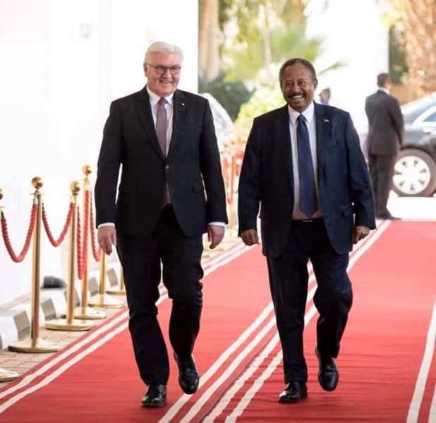 حمدوك : هيكلة الجيش والمؤسسات الأمنية ضرورة وأساسية 10 حمدوك الالماني