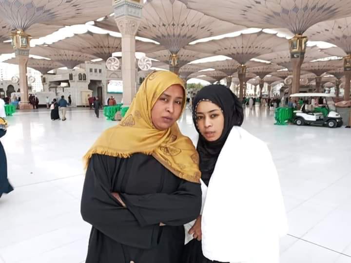 شاهد بالصورة.. الفنانة المثيرة للجدل ريان الساتة تؤدي العمرة وتلفت أنظار رواد مواقع التواصل وهذه هي حقيقة اعتزالها الغناء 10 ريان