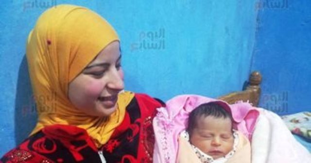 أول صور للطفلة ياسمين المولودة رقم 100 مليون بمصر 10 ياسمين