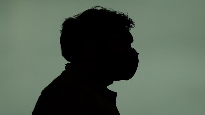 السودان قادر على استقبال عشر حالات فقط مصابة بكورونا 10 كمامة