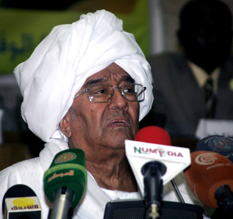 الميرغني ينعي القيادي المناضل والرمز السياسى فاروق أبوعيسي 10 الميرغني