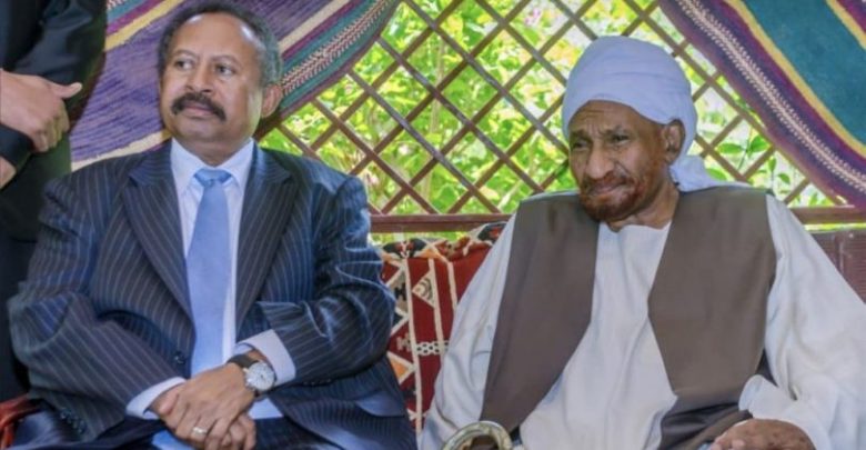 اجتماع بين حمدوك والصادق المهدي يُناقش تقوية الشراكة بين المدنيين العسكريين 10 حمدوك و الصادق 780x405 1