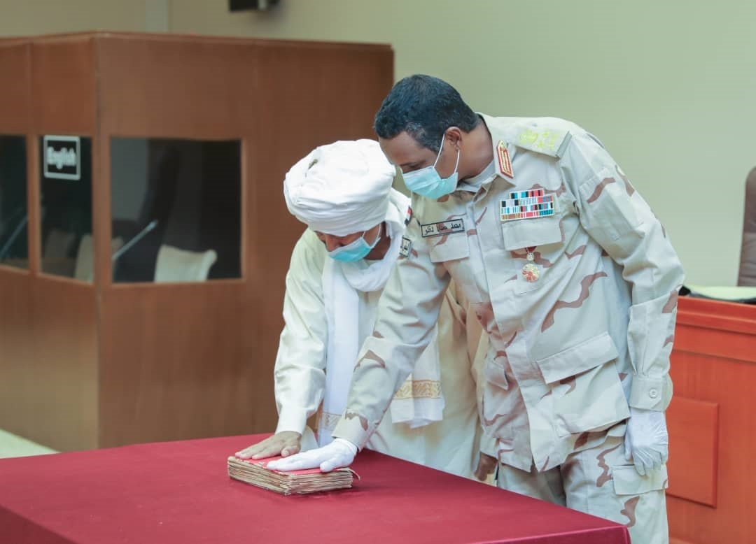 إبراهيم عثمان يكتب: التناقض 10 حميدتي