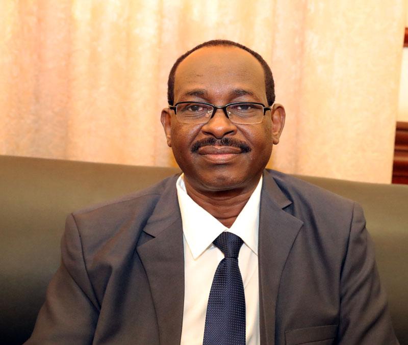 يوسف الضي:تطور وتأهيل الانسان مرتبط بتطور الدولة 10 يوسف ادم الضي