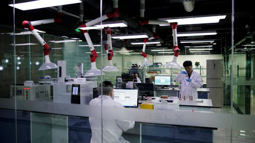 الغالي شقيفات يكتب.. إيقاف معامل الفحص 1 معمل كورونا