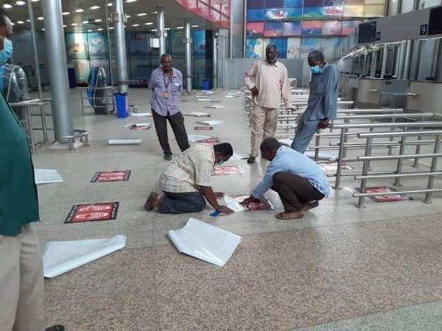 بالصورة: مطار الخرطوم يطبق إجراءات التباعد بين الركاب لتقليل مخاطر انتقال كورونا 10 مطار الخرطوم