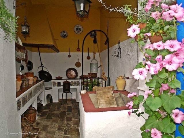 بالفيديو.. ردة فعل شخص تفاجأ بعدم وجود باب للمطبخ داخل منزل تحت الإنشاء 10 مطبخ