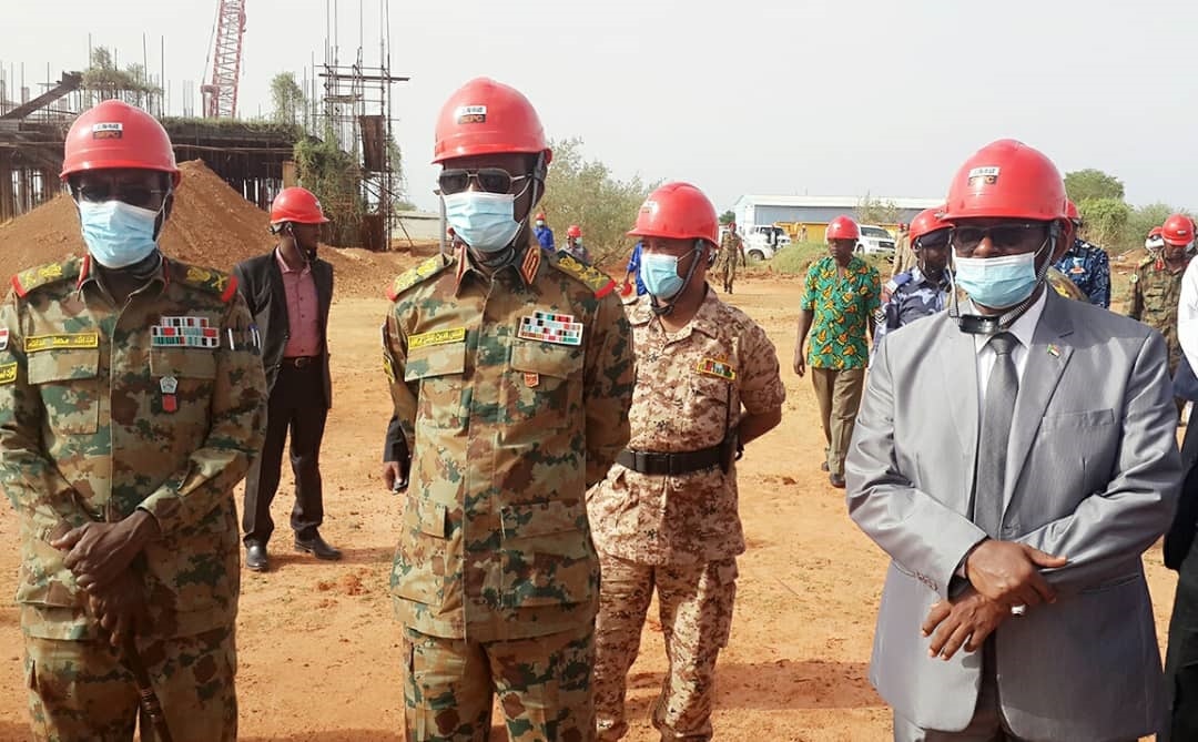الكباشي والوفد المرافق يتفقدون مرافق تحت التشييد بغرب كردفان 10 كباشي