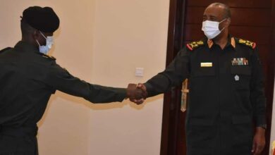 البرهان يكرم