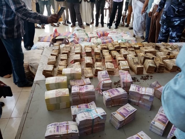 ضبط كمية من العملات الاجنبية والمحلية بكسلا 10 عملات كسلا