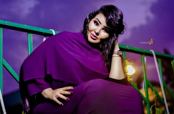 شاهد بالصور.. مذيعة سودانية جديدة تشعل السوشيال ميديا خلال جلسة تصوير وتسحب البساط من نجمات الإعلام 1 ملاك البدري