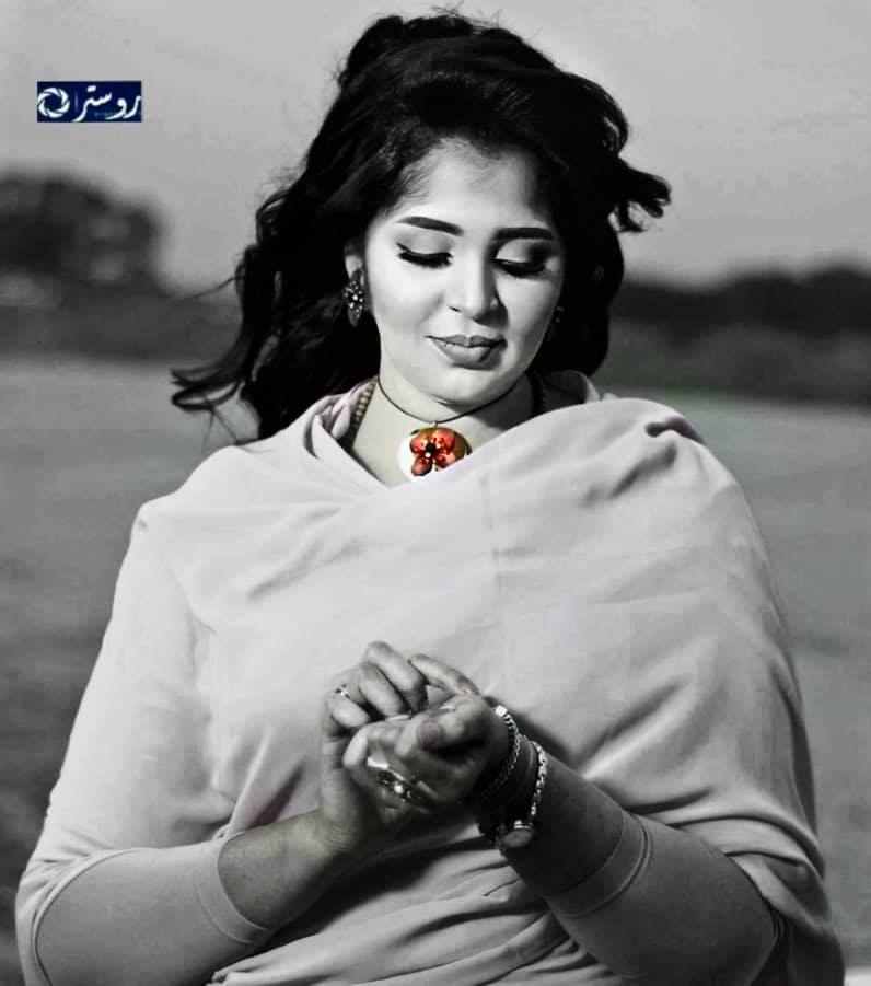 شاهد بالصور.. مفاجأة.. وزيرة (القراية) السودانية تبحث عن (عريس) و 1500 شخص يعرضون أنفسهم لخطبتها بعد أن وصفوها بنار الضلع 3 وزيرة القراية3