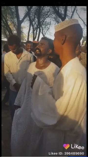 بالفيديو: شباب يقدمون فاصل من الرقص على أنغام أغنية (السكر حبيبة) 10 السكر حبيبة