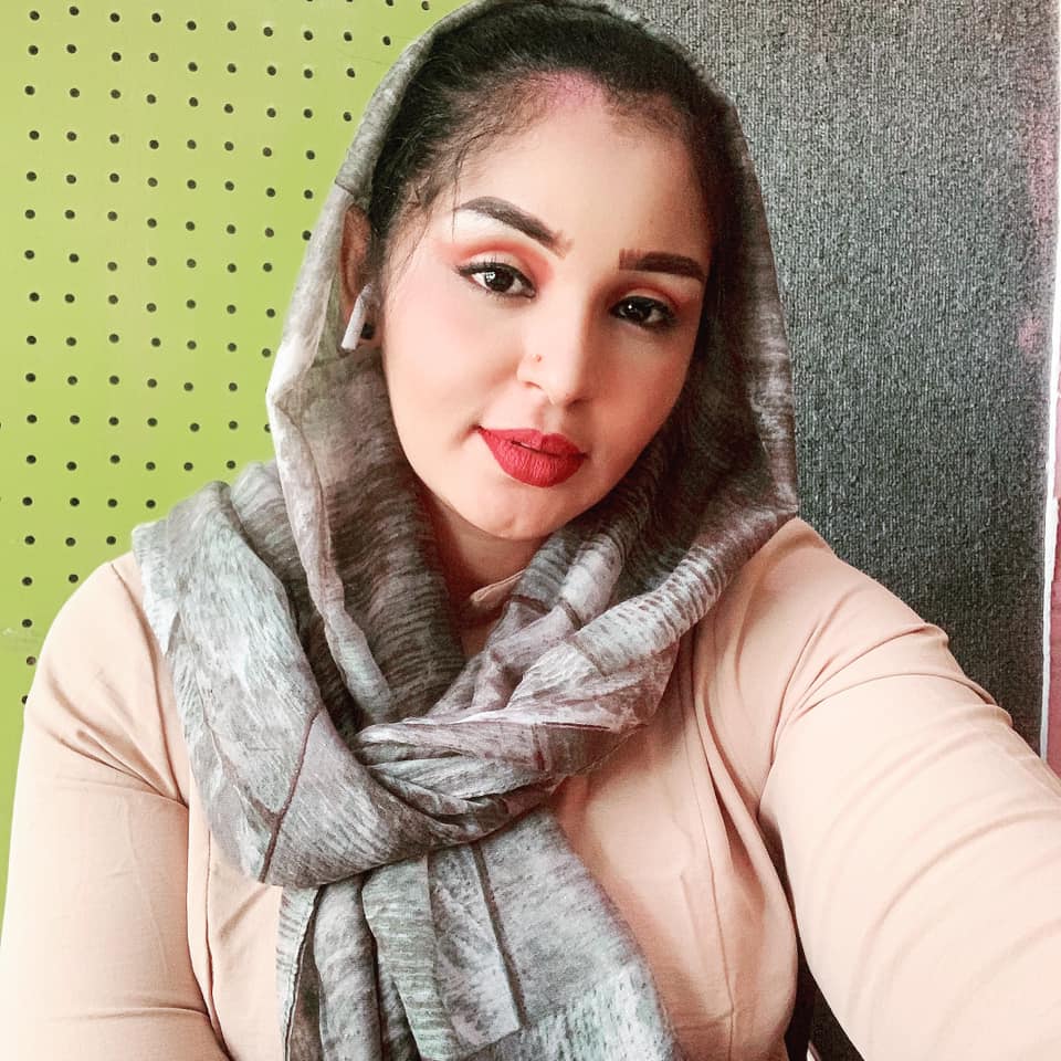 شاهد.. وزيرة القراية بالسودان تسحر الأسافير وتخطف الأضواء بصور جديدة ومتابعون يشيدون بإطلالتها الرائعة 12 وزيرة القراية جديد