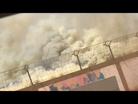 السودان…السيطرة على حريق ضخم بمستودع بضائع 1 13144922