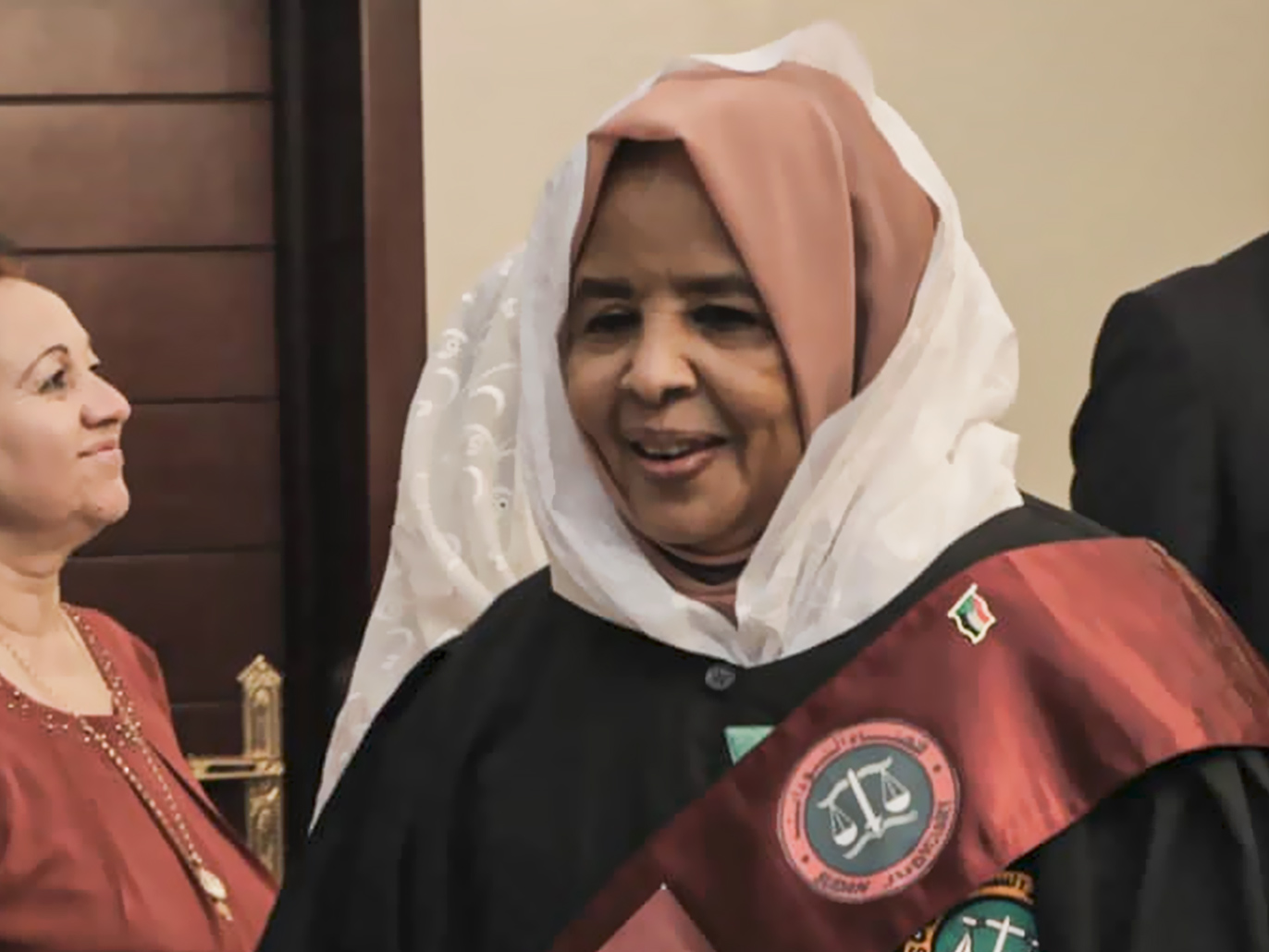 الكشف عن أسباب إقالة رئيسة القضاء وقبول استقالة النائب العام 10 cbff06e1 f902 42c2 a128 617b57001fa9