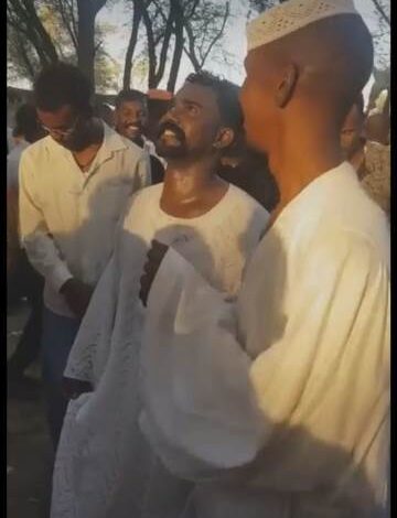 بالفيديو: شباب يقدمون فاصل من الرقص على أنغام أغنية (السكر حبيبة) 1 السكر حبيبة