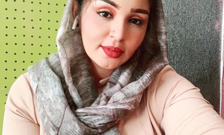 شاهد.. وزيرة القراية بالسودان تسحر الأسافير وتخطف الأضواء بصور جديدة ومتابعون يشيدون بإطلالتها الرائعة 1 وزيرة القراية جديد