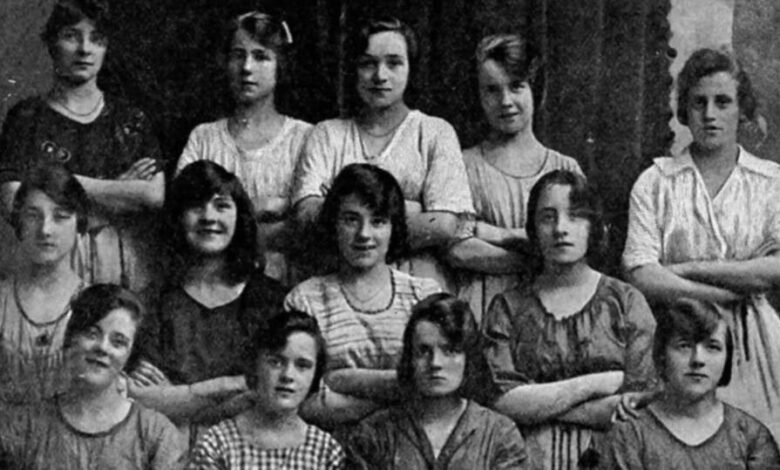 صورة قديمة تثير الرعب.. "يد تظهر من فراغ!" 1 d1cec5ef 05cd 4497 81f1 908c1ec1860b 16x9 1200x676