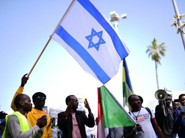 “لكسر الحواجز النفسية”.. وفد سوداني من 40 شخصًا يزور إسرائيل قريبًا 10 d428f655 5580 4d40 a9bf e6cee00d8534 645x483 1