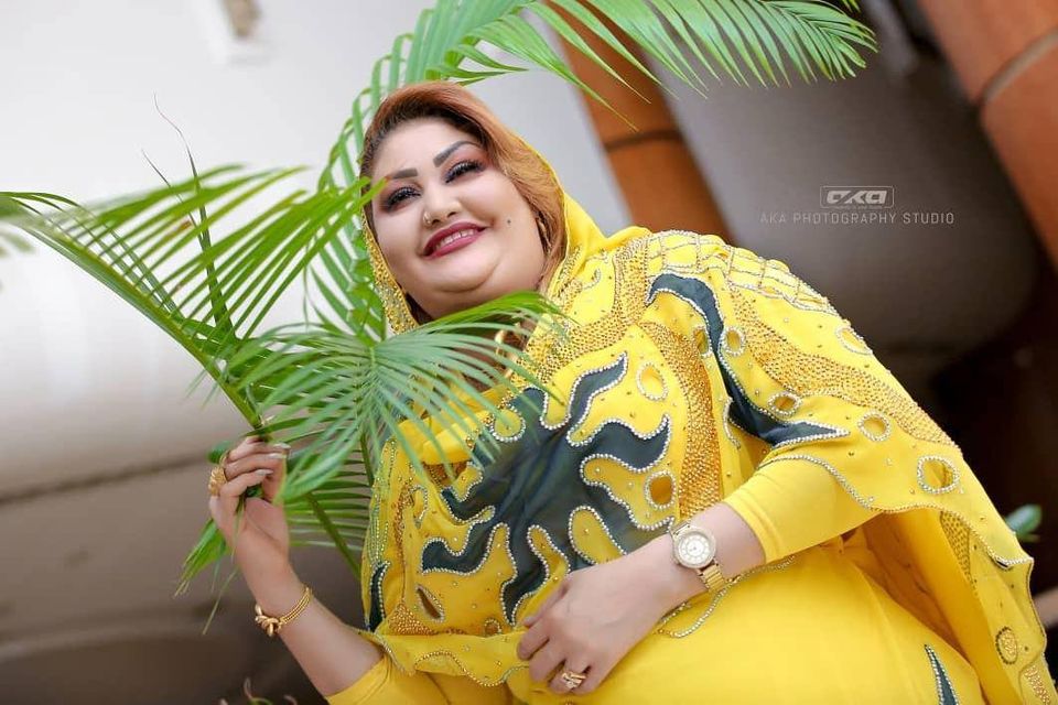 شاهد بالفيديو.. مواطن سوداني يسجل زيارة لمنزل الفنانة عوضية عذاب بحي كافوري ويصدمها: (تم نهب بيتك بالكامل وسيارتك لاند كروزر الفارهة تمت سرقتها) ومعلقون: (انت أسوأ من الدعامة) 10 عزاب