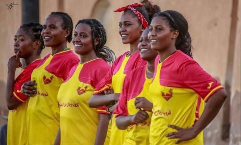شاهد بالصور.. نادي المريخ السوداني يكون فريق كرة قدم للسيدات وضجة واسعة داخل مواقع التواصل الاجتماعي 1 فريق المريخ للسيدات2