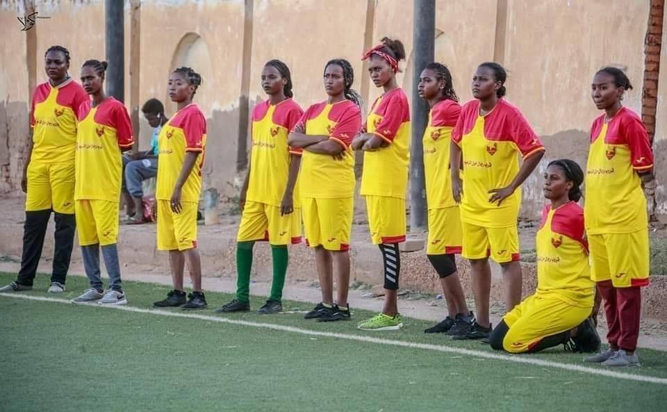 شاهد بالصور.. نادي المريخ السوداني يكون فريق كرة قدم للسيدات وضجة واسعة داخل مواقع التواصل الاجتماعي 3 فريق المريخ للسيدات3