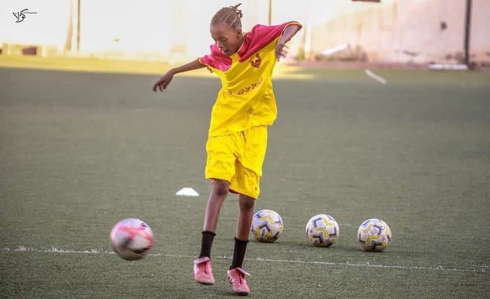 شاهد بالصور.. نادي المريخ السوداني يكون فريق كرة قدم للسيدات وضجة واسعة داخل مواقع التواصل الاجتماعي 2 فريق المريخ للسيدات4