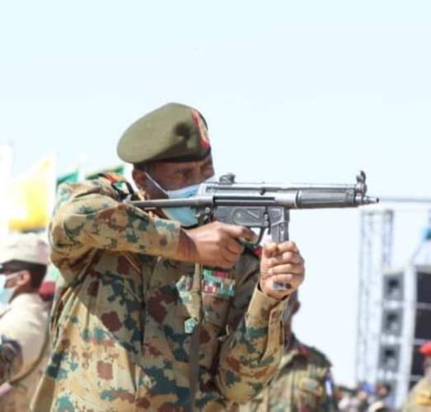 البرهان : تدريباتنا العسكرية إجراء روتيني و لا تستهدف أحد 10 رماية البرهان