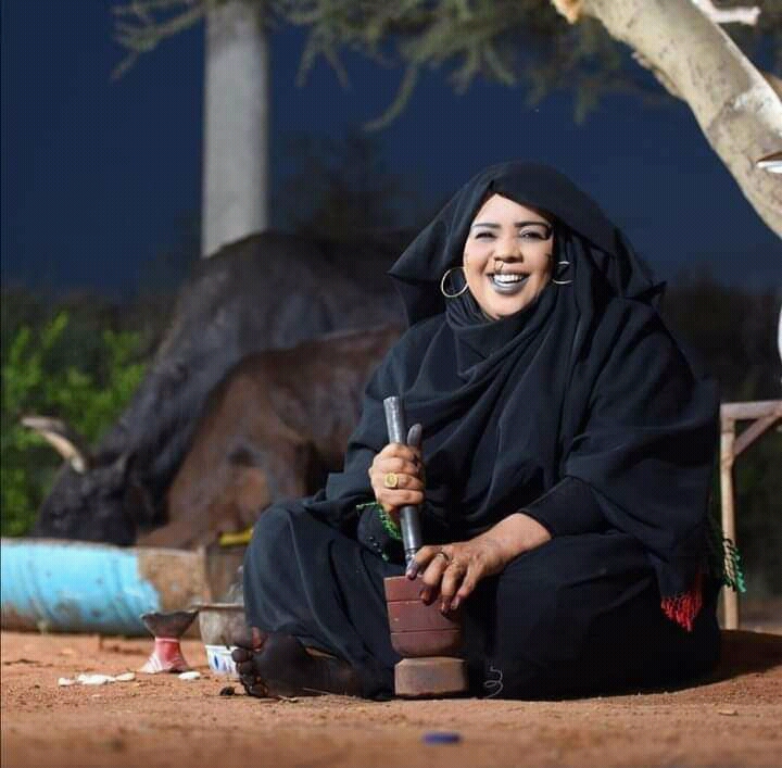 شاهد بالصور .. ندى القلعة تطلق (عوبق البارود) وتشعل مواقع التواصل الإجتماعي 12 f0f14ddb aaf0 4b4e 8ab3 b7076a3ca414