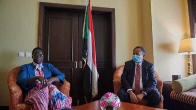 حمدوك وربيكا