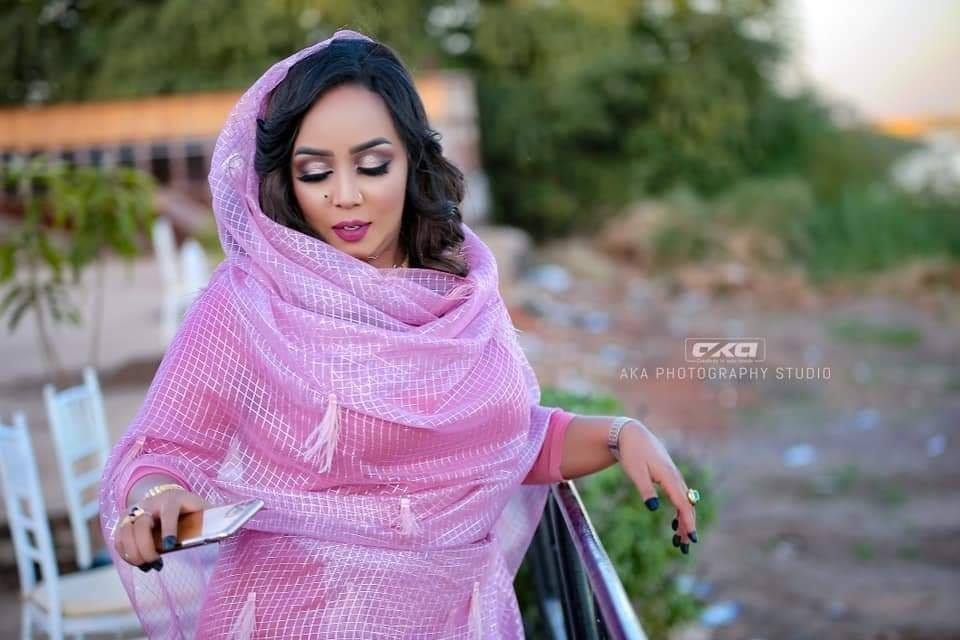 بسبب صورها الحديثة.. الفنانة هدى عربي تسحر أكثر من 4 ألف شخص خلال ساعات قليلة ومتابعون يعلنون "انبراشهم": (فيك رقة غزال وهيبة أسد) 3 هدى عربي جديد3