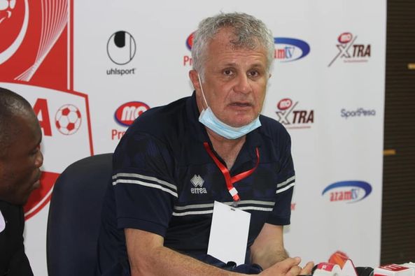 زوران مانولوفيتش