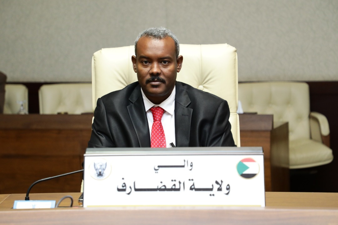 والي القضارف يشدّد على قيام مطار”العزازة” 10 سليمان علي