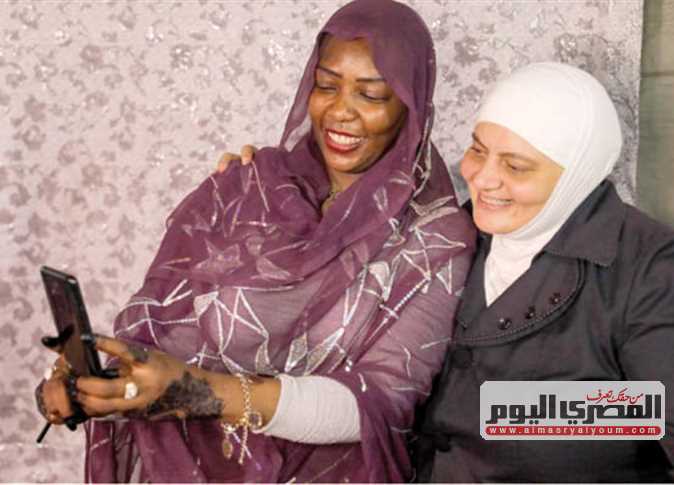 بالفيديو.. «قعدة قهوة».. وسيلة اللاجئات والمهاجرات السودانيات والسوريات لإيجاد «السند» 10 1421099 0