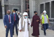 وزيرة مالية حكومة حمدوك نزلت علي التقاليد التي تلزم النساء بإرتداء الزي المحتشم في البحرين 12 البحرين هبة