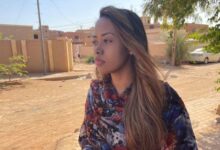 شاعرة الثورة “مروة بابكر” بعد زيارتها السودان: الوضع أسوأ من ما نسمعه على وسائل التواصل وسخط عارم على الحكومة واجماع شعبي على فشلهم في ادارة الدولة 14 مروة بابكر 1