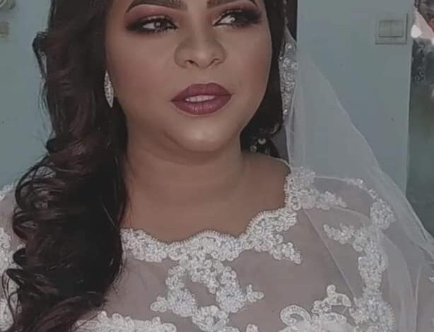 شاهد بالفيديو: الفنانة منال البدري تُوقف شاب حاول رمي (النقطة) عليها وتُحذره 1 منال البدري عروس