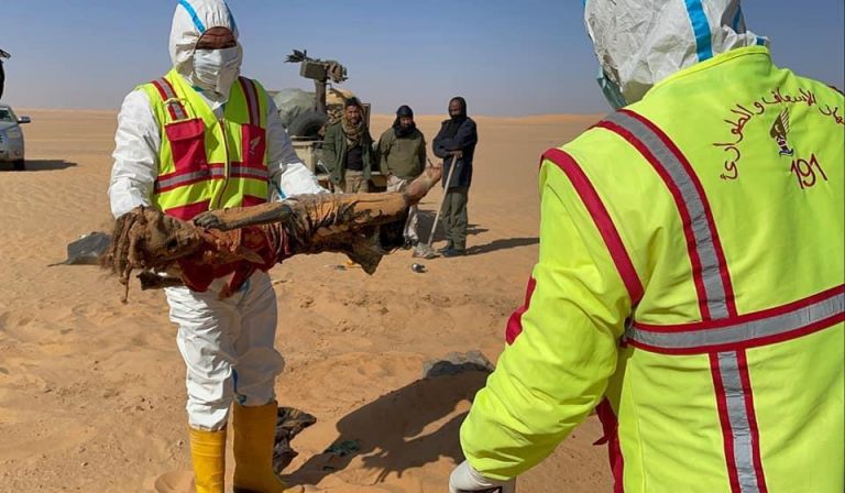 ماتوا عطشاً .. العثور على (8) جثث جديدة لسودانيين في الصحراء الليبية 1 f1ba3509 d570 4d1f 8f8a fb667c7f385e 768x448 1