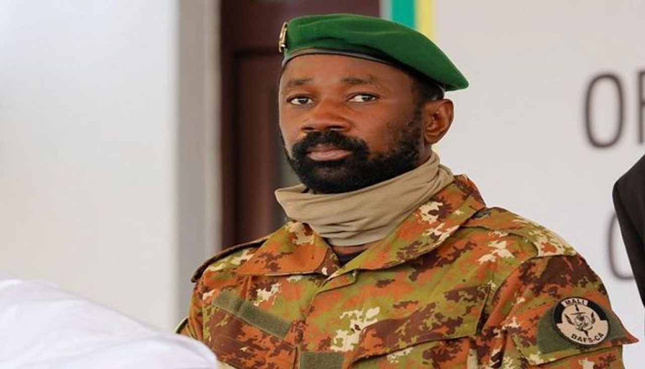 هجوم بالسكين على الرئيس المؤقت في مالي أثناء صلاة العيد 10 رئيس مالي المؤقت