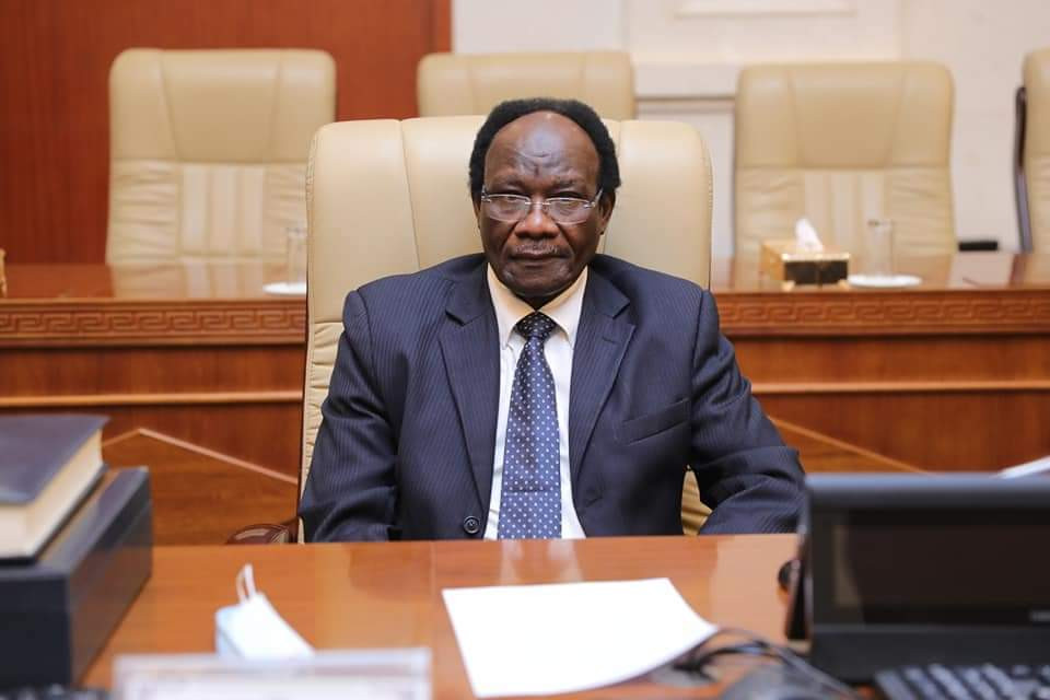 الحكومة تطرح (124) مشروعاً استثمارياً للجانب السعودي 10 وزير الاستثمار والتعاون الدولي د.الهادي محمد إبراهيم