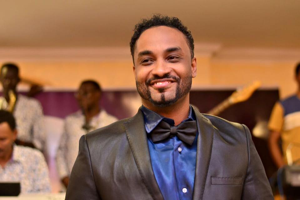 شاهد بالفيديو.. الفنان أحمد الجقر يقسم على المصحف ويوضح الحقائق الكاملة لخلافاته التي وصلت للمحاكم مع منتج (سكة ضياع) 10 14344738 10153735486755248 5215003281049493540 n