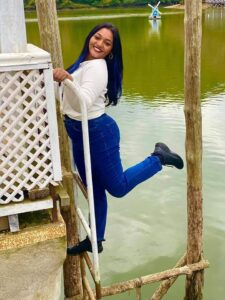 شاهد بالصور: إعلامية سودانية تكتسح السوشيال ميديا وتلفت الأنظار بصورها المثيرة 4 FB IMG 1634996706222