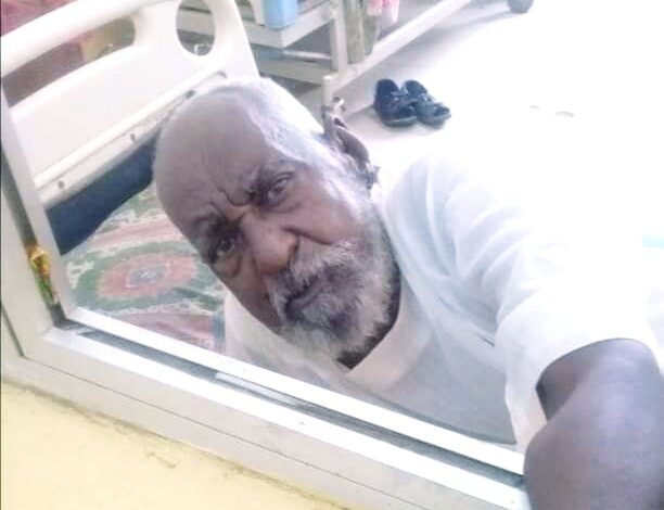 تفاصيل مأساة "سبعيني" مريض بأحد مستشفيات الخرطوم تشعل عاطفة السودانيين 1 سبعيني