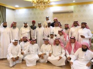 بالصور.. في يوم المعلم.. سعوديون يعيدون ذكرى معلم سوداني دَرسَّهم قبل 40 عاماً بمتوسطة نَمِرة جنوبي مكة المكرمة 2 ٢٠٢١١٠٠٨ ١٠٣٦٢٣ 768x576 1