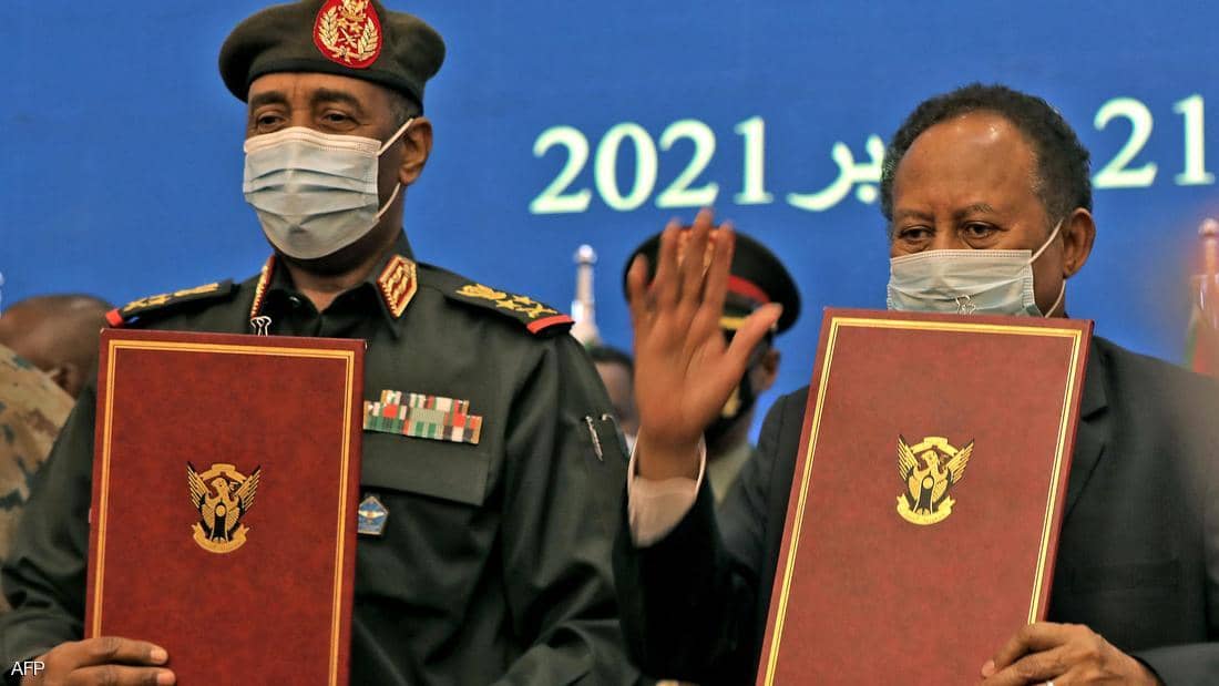 خبراء يتوقّعون حُدُوث انفراج اقتصادي بعد توقيع اتفاق البرهان وحمدوك 10 البرهان حمدوك 1